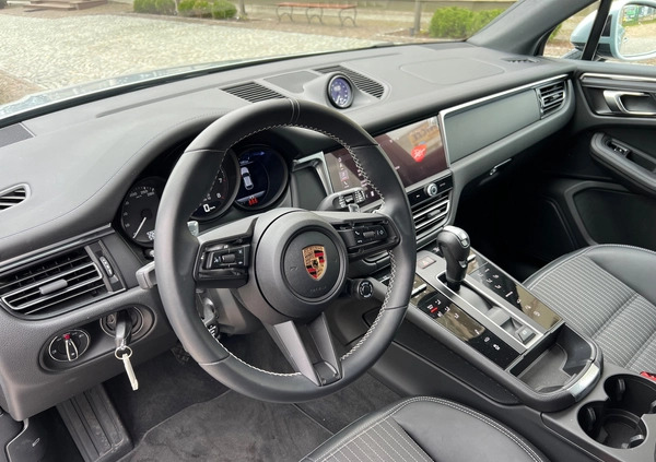Porsche Macan cena 313650 przebieg: 5860, rok produkcji 2023 z Orzysz małe 172